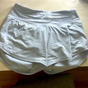 Lululemon speed up Low-Rise Lined Short 2.5